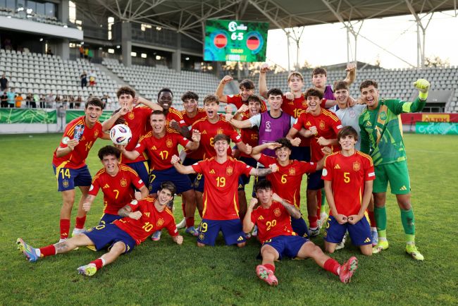 Uzatmalarda beş golle İspanya ve Almanya arasında şimdiye kadarki en çılgın yarı final