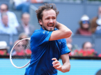 Daniil Medvedev'in tekrar bu seviyede oynaması "spor i&ccedil;in harika" diyor Jannik Sinner.