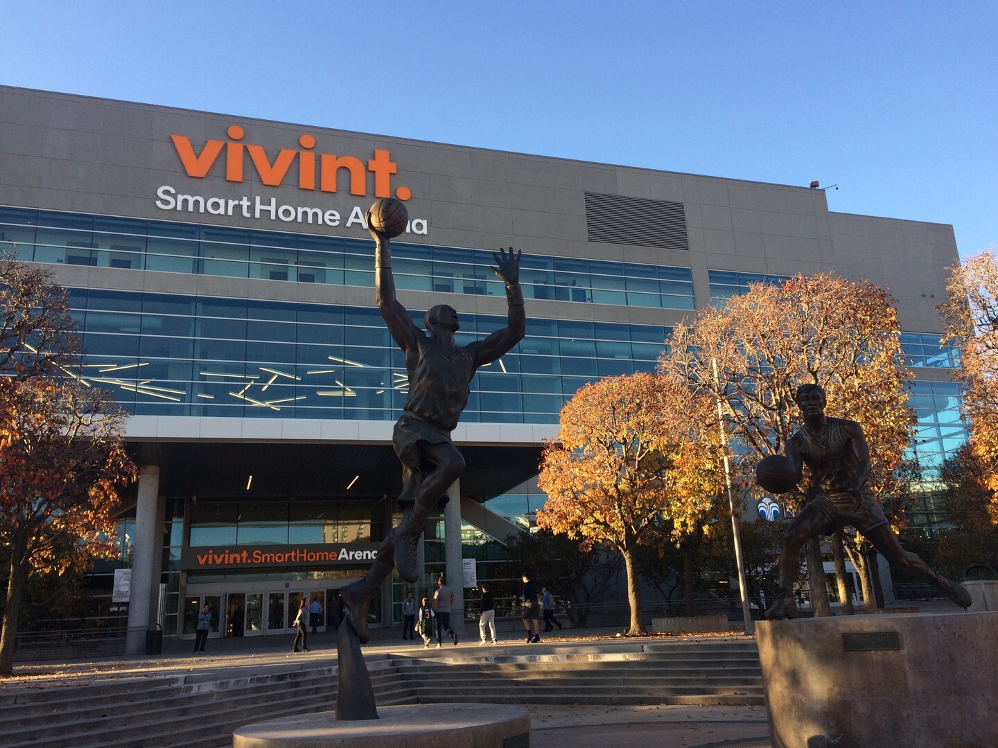 NBA, Utah Jazz ve Indiana Pacers'ı "ligi zararlayan davranış" nedeniyle ceza verdi: kasıtlı kaybettikleri