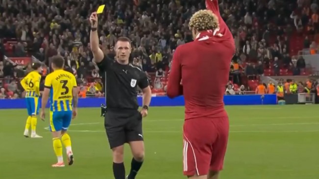 Ekitike, kırmızı karta yol açan "aptalca" ve gereksiz davranıştan dolayı özür diledi