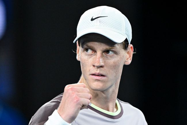 Jannik Sinner, Paris Masters'ı kazandı ve Alcaraz'dan Dünya 1 Numarası unvanını geri aldı