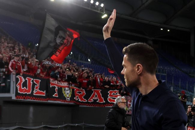 Bayer Leverkusen CEO'su, Real Madrid'i Xabi Alonso'yu izole ettiği için eleştirdi: "Hepimiz aynı yöne çekiliyoruz"