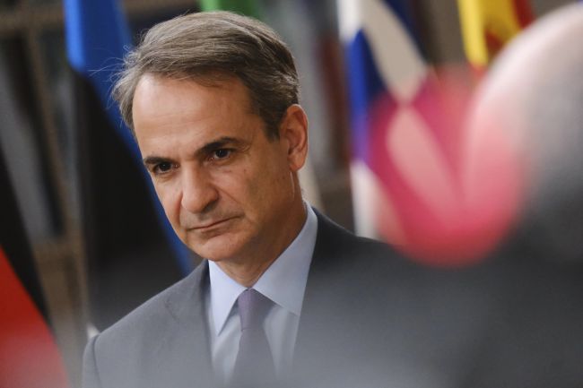 Yunanistan Başbakanı, tüm NATO müttefiklerini savunma harcamaları hedeflerine bağlı kalmaya çağırdı