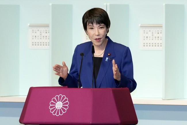 Japonya Başbakanı, ülkenin kıyılarında meydana gelen deprem sonrası insanları daha yüksek yerlere başvurmaya çağırıyor