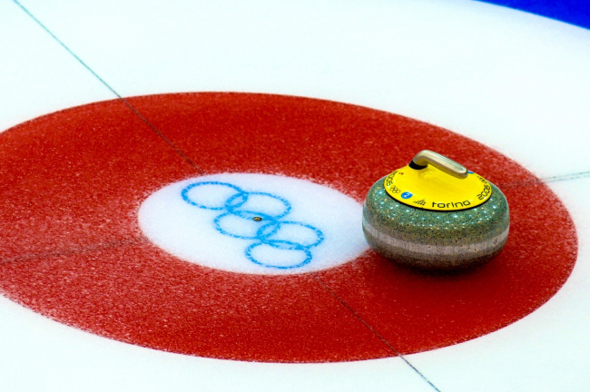 Dünya Curling, İsveç'in Kanada'yı Kış Olimpiyatları'nda hileler etmekla suçlamasının ardından dramaya karışmış oldu