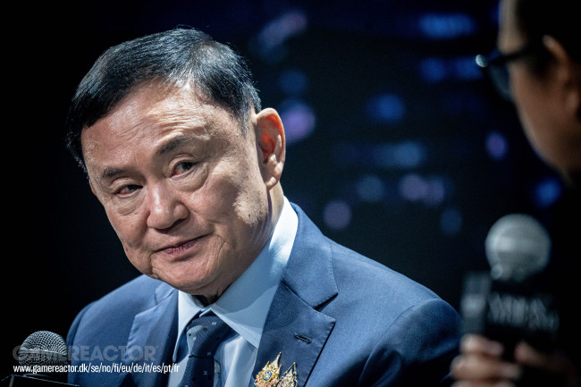 Tayland Kralı, eski Başbakan Thaksin Shinawatra'ya sekiz aylık hapis cezasının ardından af verdi