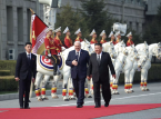 Kim Jong Un, Lukashenko'yu karşılıyor
