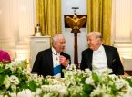 Kral III. Charles Washington ziyareti sırasında Trump ile ilgisini &ccedil;ektiği i&ccedil;in viral oldu