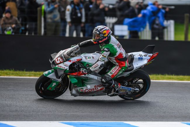 Johan Zarco, Katalan GP'sinde yaşanan başka ciddi bir kazada Bagnaia'nın motosikletiyle bacağını sıkıştırdıktan sonra hastaneye kaldırıldı