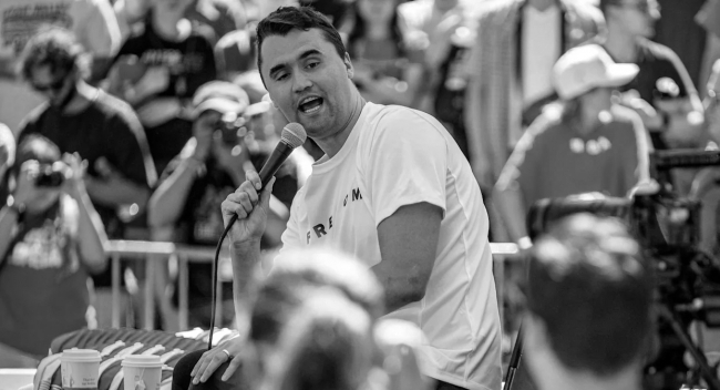 Charlie Kirk'ün ailesi, eşi, iddia edilen katille yüz yüze geldi