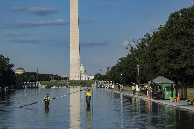 Eski Olimpiyatçı, Washington D.C.'deki Reflecting Pool'a yapılan vandalizm iddiasıyla suçlandı