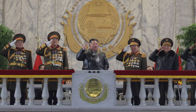 Kim Jong Un, Kuzey Kore'nin tehdit edilirse Güney Kore'yi "tamamen yok edebileceği" konusunda uyarıyor