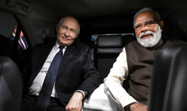Putin ve Modi, Yeni Delhi'de görüşmeler yapıyor