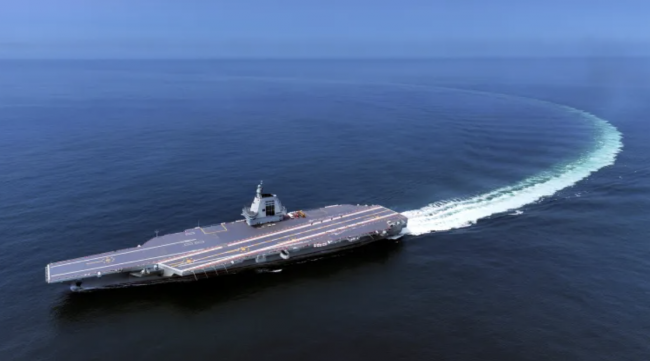 Çin'in üçüncü uçak gemisi ve bugüne kadarki en yeteneklisi olan Fujian, Tayvan Boğazı'ndan yeni geçti