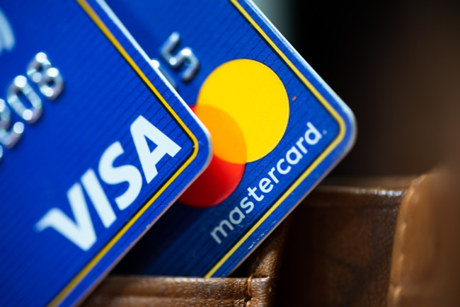 Birleşik Krallık bankaları, Trump endişeleri arasında Visa ve Mastercard'a yerel alternatif olarak araştırıyor