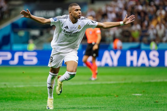 Real Madrid, El Clásico'yu Mbappé ve Bellingham'ın golleriyle kazandı, maç arbedeyle sona erdi