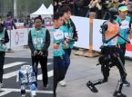 Pekin, insanlarla birlikte koşan insansı robotlarla ilk yarı maratonu düzenliyor
