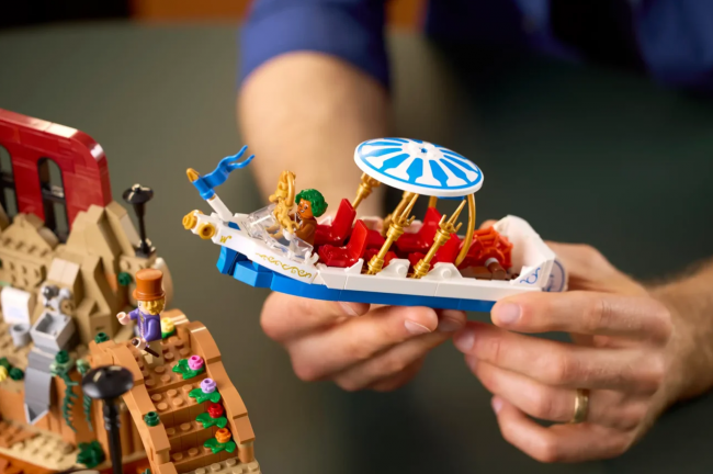Lego, Willy Wonka'nın çikolata fabrikasını tanıttı