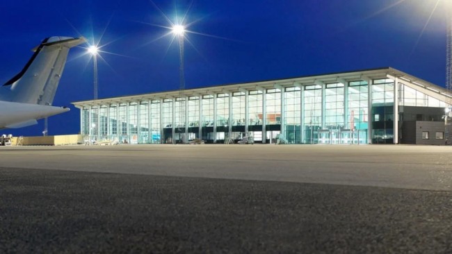 Danimarka'nın Aalborg Havalimanı, drone faaliyeti şüphesi nedeniyle uçuşları üst üste ikinci gece askıya aldı