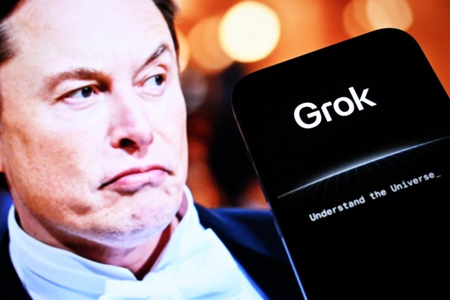 Musk, Grok'u ABD hükümetine 42 sente sattı