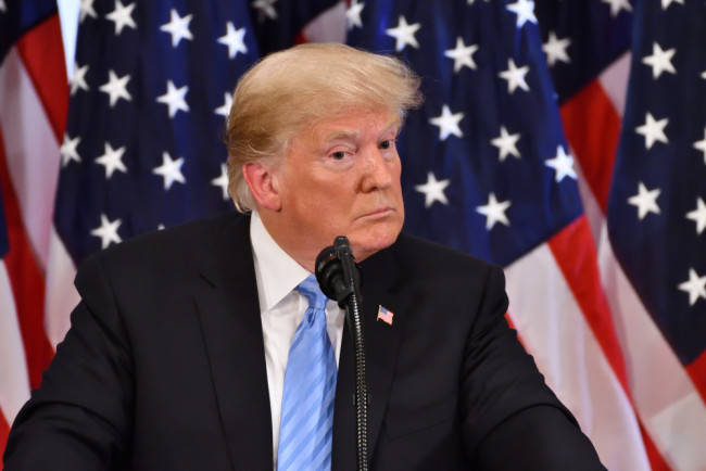 Trump, Minneapolis'te Alex Pretti öldürüldükten sonra yönetimin "her şeyi gözden geçirdiğini" söylüyor