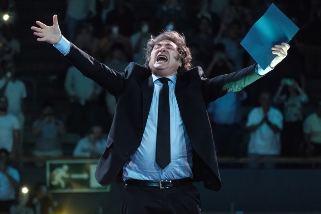 Milei, Arjantin'in ara seçimlerini süpürdü