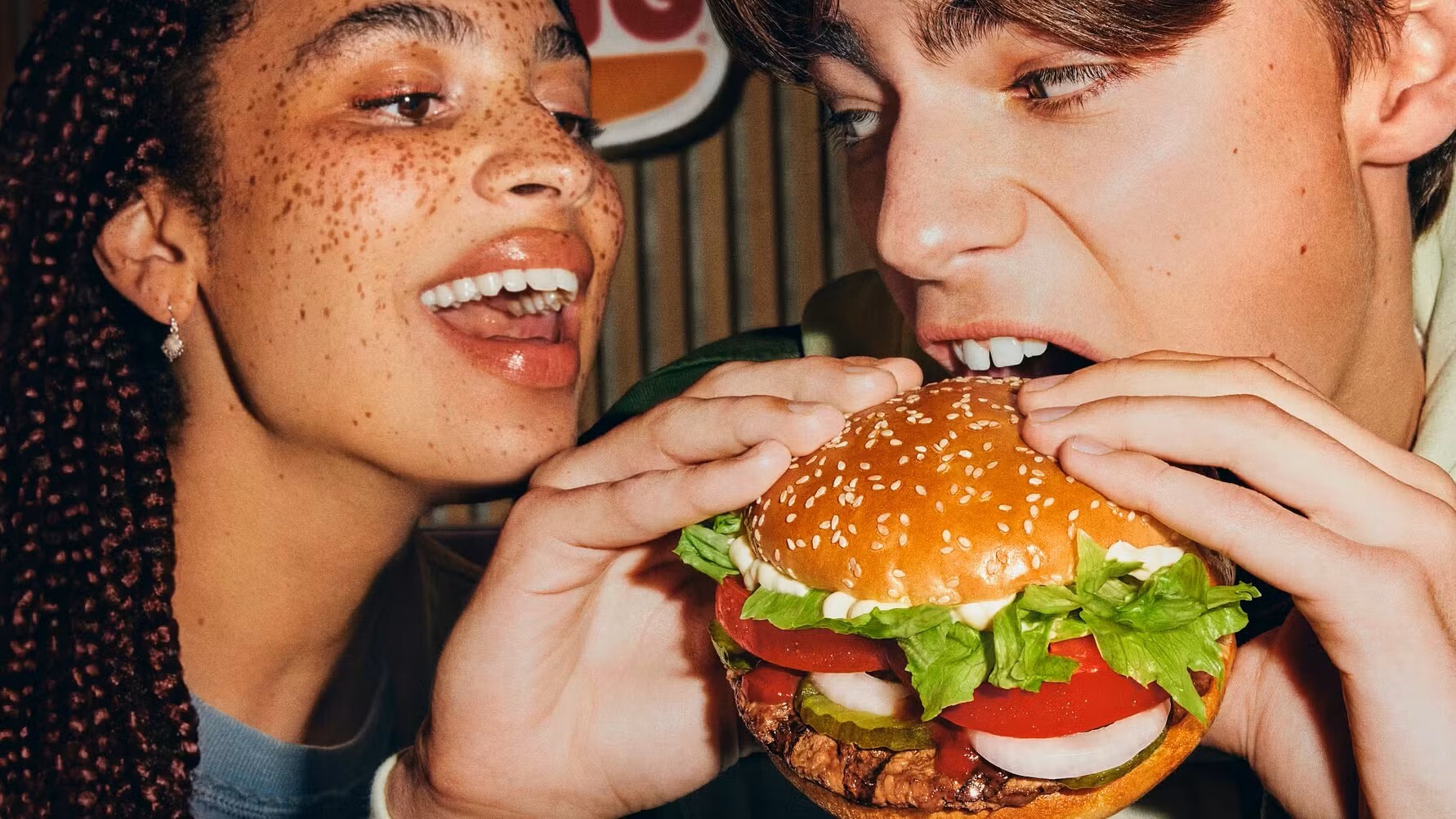 Yeni yapay zeka sistemi, Burger King'de çalışan dostluğunu izliyor