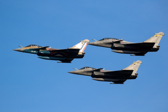 Endonezya, Fransa'dan büyük bir savunma yükseltmesi kapsamında ilk Rafale savaş uçaklarını aldı