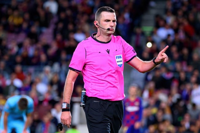Hakem kurulu, Arsenal'e tartışmalı kırmızı kartın ardından resmi Michael Oliver'a yönelik tehditleri kınadı