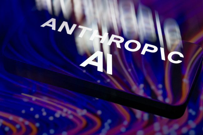 Anthropic, AI chatbot eğitimi için kitapları kötüye kullandıktan sonra 1,5 milyar dolar ödeyecek