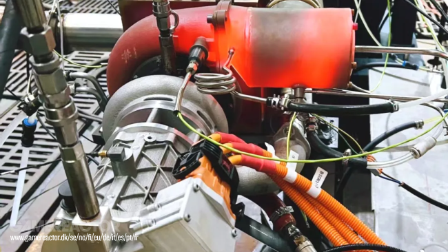 Çin icadında elektrik ve benzin arasında bir tıklama ile geçiş yapmanızı sağlıyor