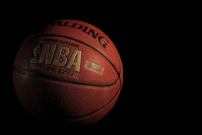 NBA'de iki play-off turunun ardından Thunder, Lakers ve Cavaliers ilk kez öne geçti