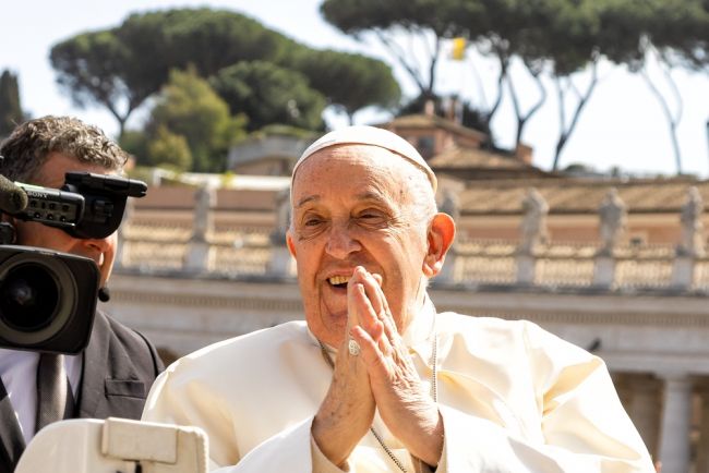 Papa Francis 88 yaşında vefat etti