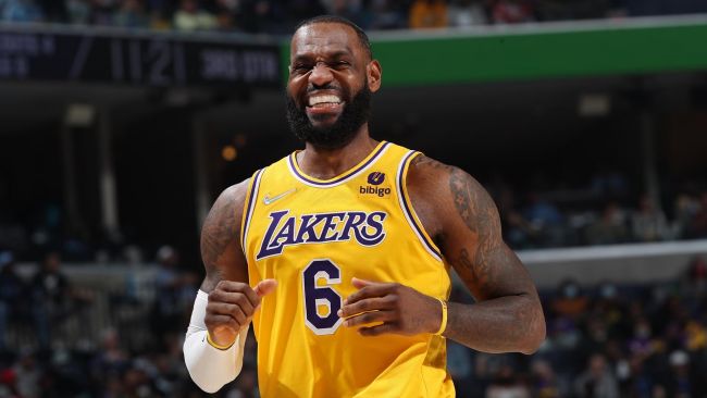 LeBron James, Los Angeles Lakers için bir mağlubiyetle 41 yaşına girdi