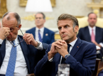 Macron ve Merz, sorunlu 100 milyar &euro;'luk savaş u&ccedil;ağı projesini g&ouml;r&uuml;şecek