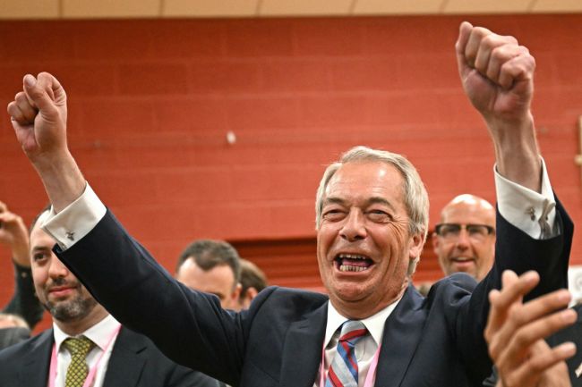 Büyük siyasi partiler, Clacton ara seçiminde Nigel Farage'a karşı aday koymayı reddediyor