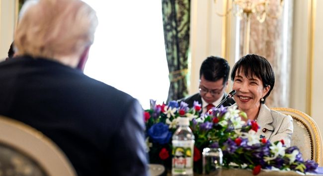 Japonya'dan Takaichi, ezici bir seçim zaferi elde ederek iktidarı sıkılaştırdı