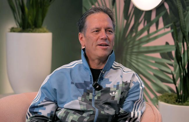 Oyun dünyası, Phil Spencer'ın şok edici ayrılışından sonra ona saygı duruşunda bulunuyor