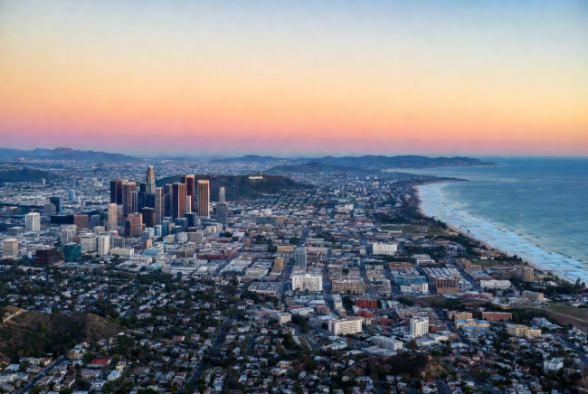 Los Angeles, okyanusu korumak için nehirlerine çöp bariyerleri kuruyor