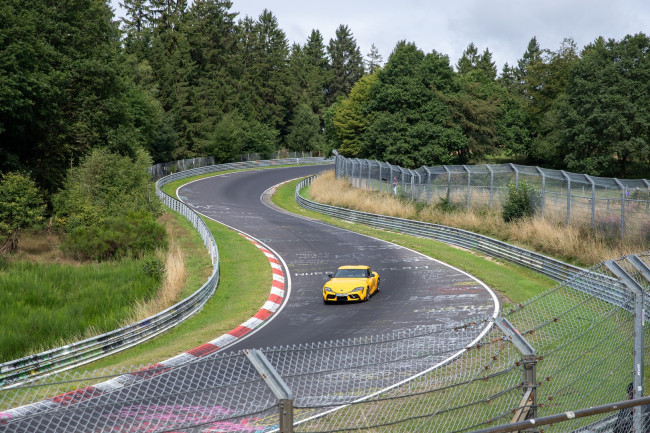 Fin sürücü, 24 saat Nürburgring elemelerinde çoklu araç çarpışmasında hayatını kaybetti