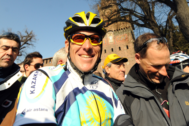 Austin Butler, yaklaşan biyografik filmde kötü şöhretli bisikletçi Lance Armstrong'u canlandıracak gibi görünüyor