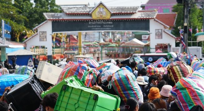Binlerce kişi Tayland-Kamboçya sınırından kaçtı: Tayland Kamboçya'ya saldırdı ve Trump'ın ateşkesi çöktü
