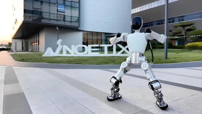 Akıllı telefonla aynı fiyata bir robot arkadaşı satın alabilirsiniz