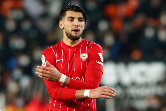 Cinsel saldırıdan hüküm süren futbolcu Rafa Mir İspanya'dan ayrılıp Yunan kulübüne katıldı