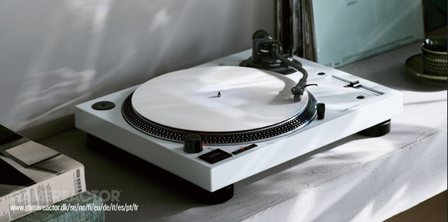 Audio-Technica, beyaz model AT-LP120XBT-USB pikap modelini sunuyor