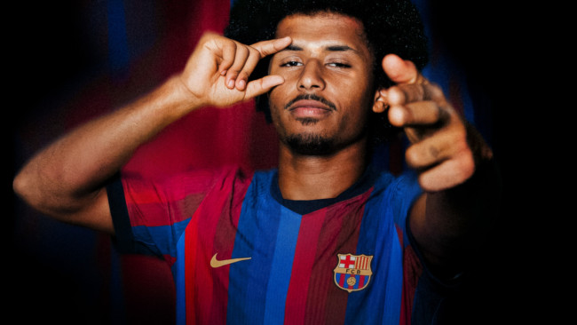 Barcelona, Karim Adeyemi'yi transfer ettiğini duyurdu ve Hansi Flick ile yeniden bir araya geldi