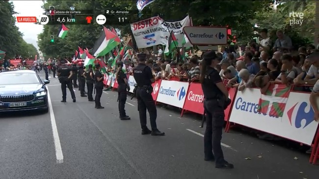 Filistin yanlısı taraftarlar, kazananı olmadan sona eren La Vuelta 11. etabının aniden sona ermesine neden oldu