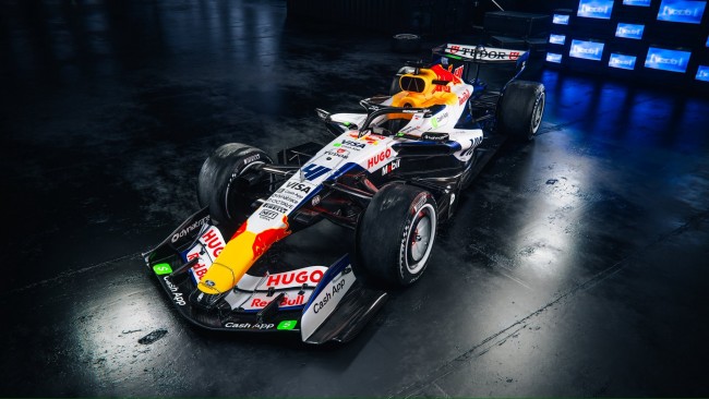 Racing Bulls, tam da beklediğiniz gibi görünen 2026 Formula 1 aracını sergiliyor
