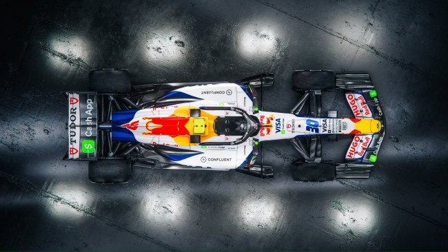 Racing Bulls, tam da beklediğiniz gibi görünen 2026 Formula 1 aracını sergiliyor