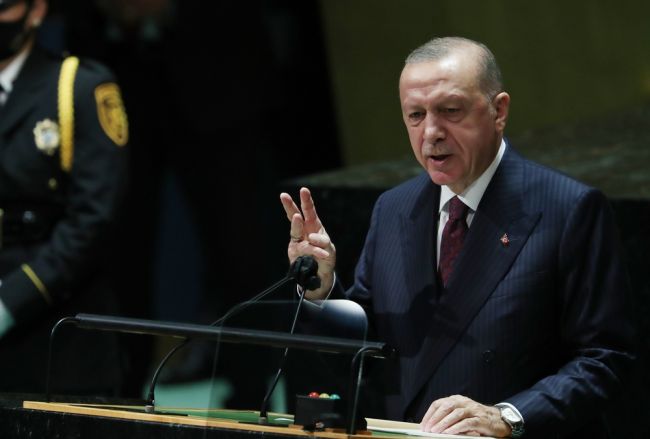 Türkiye'de muhalif tutuklamalar devam ederken artıyor